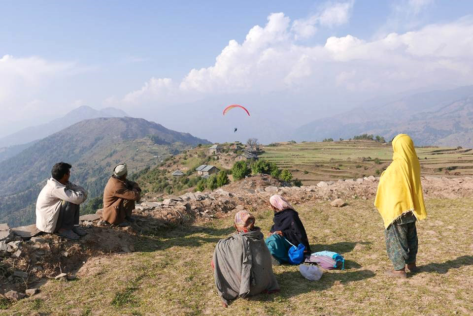 インドでのパラグライダー海外フライトをソラユキの日本人ガイドがサポート